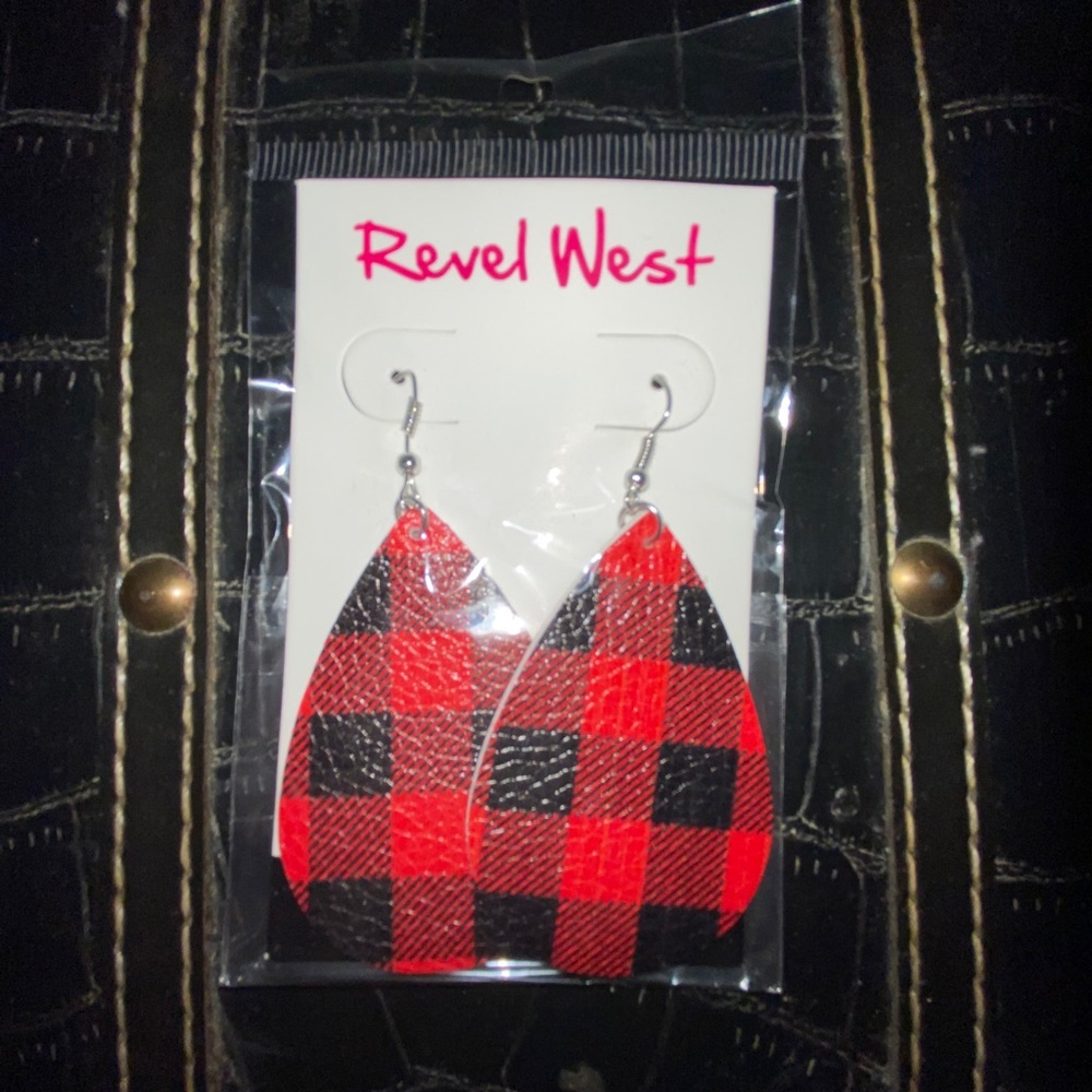 Ear rings
